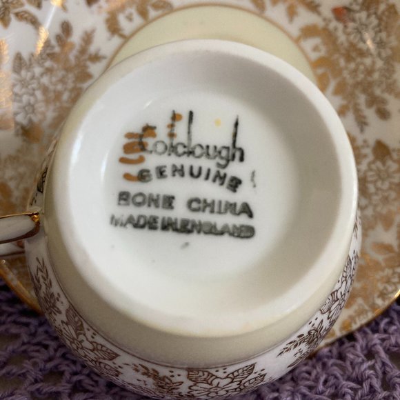 Colclough Genuine Bone China Made in England Gold Floral Tea Cup and Saucer - Picture 4 of 8